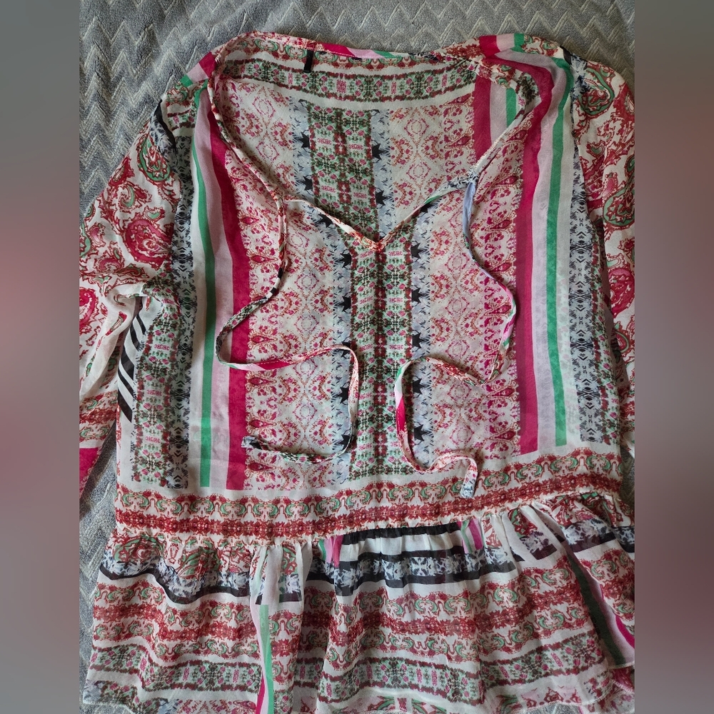 ⏰️LAST CHANCE⏰️Floral Geometric Blouse